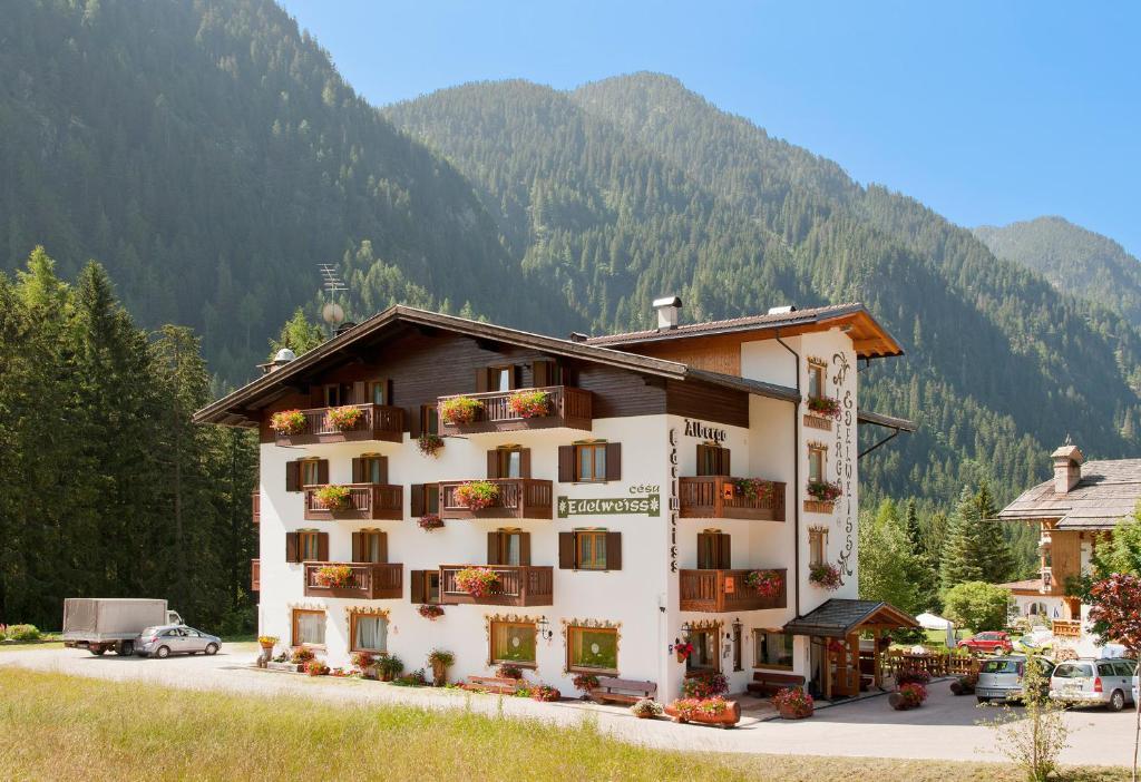 Cesa Edelweiss Living & Spa Campitello di Fassa Exterior photo